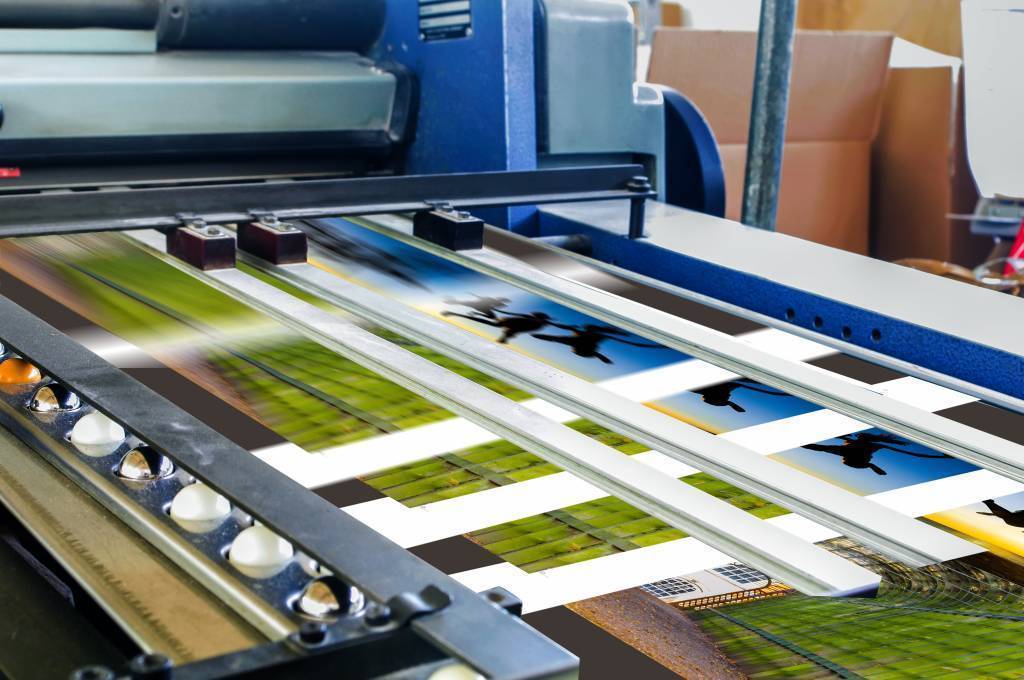 Professional Offset Printer in action